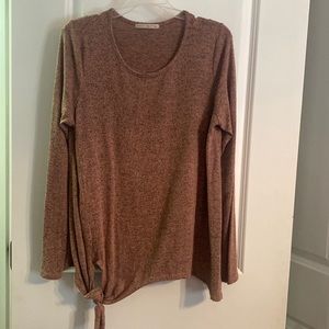 Mauve shirt with knot tie at bottom